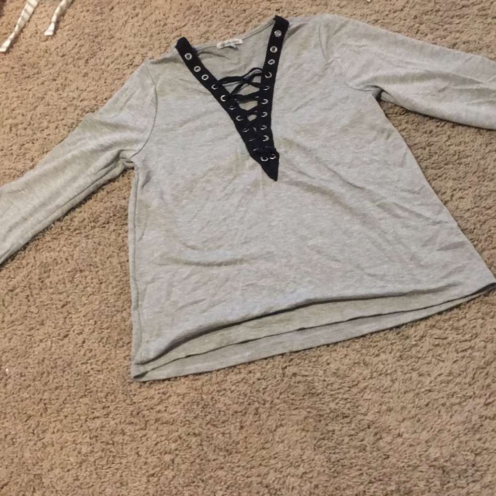 Long sleeve with criss cross detail